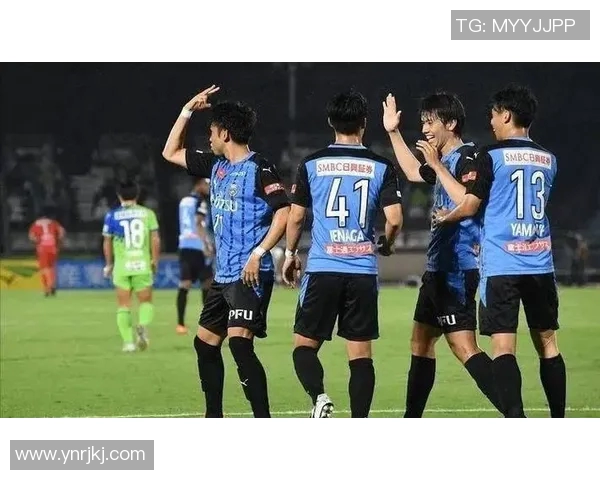 广岛三剑迎战鹿角鹿岛决战日职联赛巅峰对决